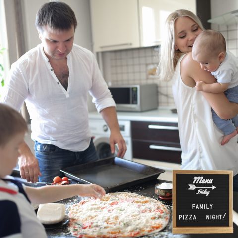 19_NaturaHappy_Letter_Board_Menu_Family_Pizza_Night